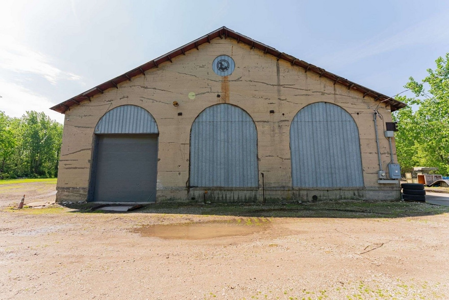 More Photos Of 311 Rose Ave, Marion Warehouse For Sale