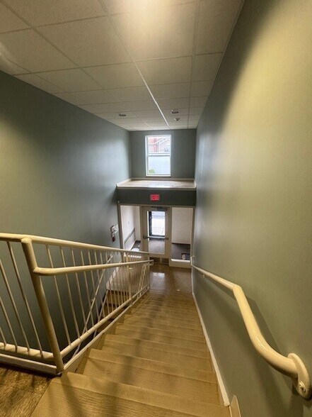 More Photos Of 160 East Ave, Lockport Medical For Sale