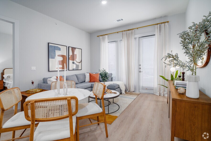 More Photos Of 7910 S New Braunfels, San Antonio Apartments For Lease