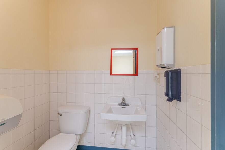 More Photos Of 1651 S Green St, Henderson Daycare Center For Sale