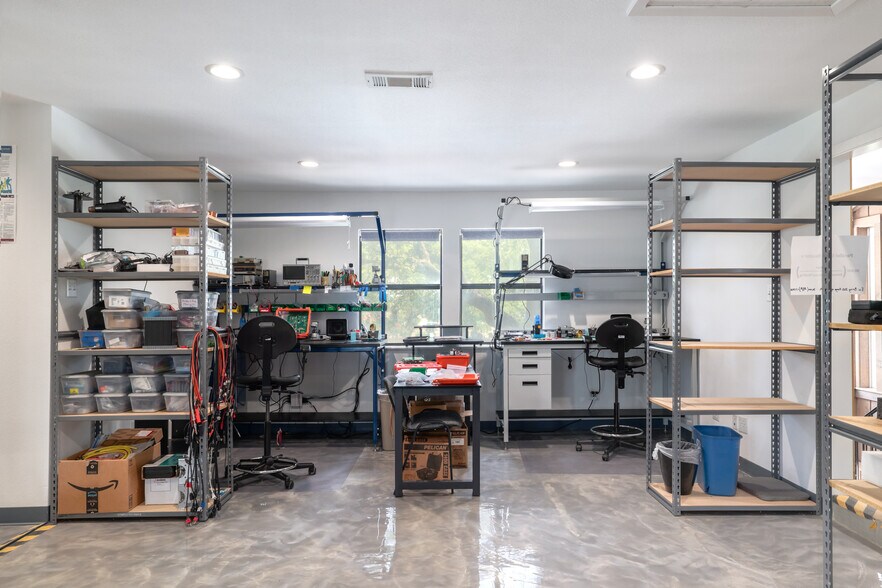 More Photos Of 13231 Rooster Springs Rd, Austin Office Residential For Sale