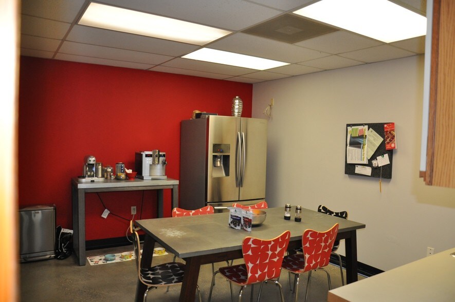 More Photos Of 626 Lakeview Rd, Clearwater Medical For Lease