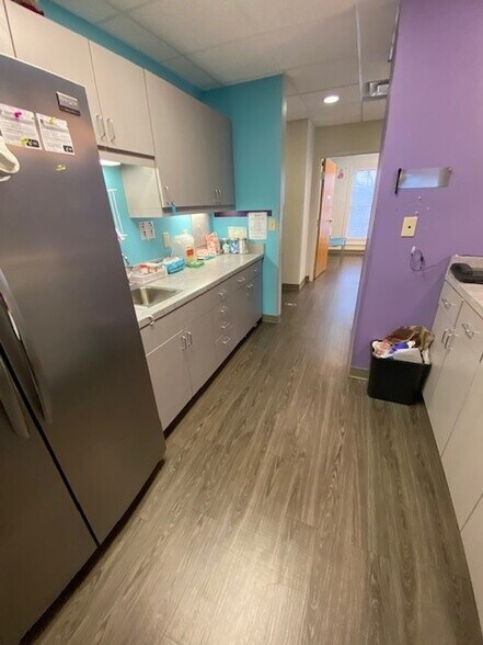 More Photos Of 153 W Main St, New Albany Medical For Lease