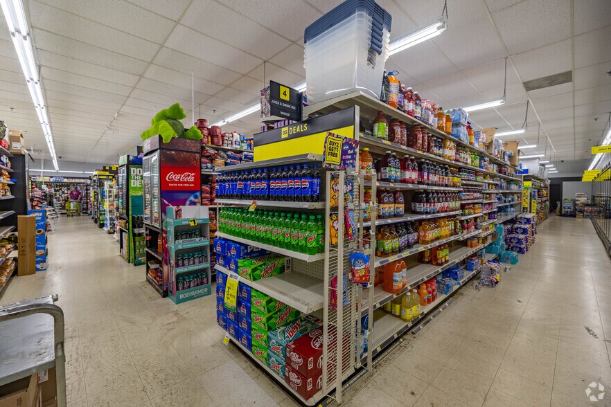 More Photos Of 935 S South St, Wilmington Unknown For Lease