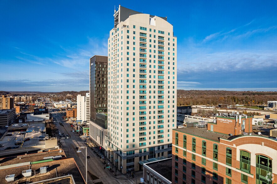 Primary Photo Of 15 1st St SE, Rochester Hotel For Lease