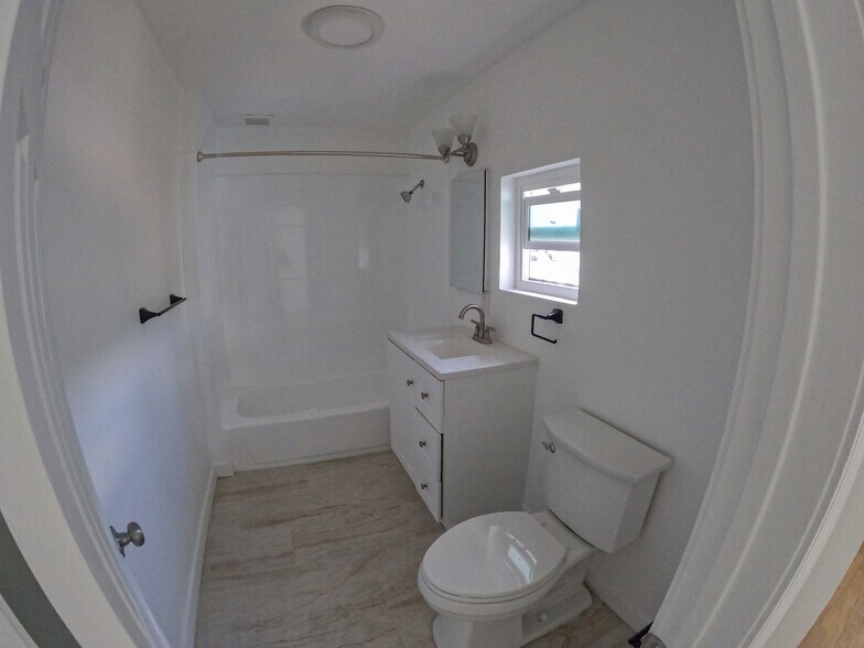More Photos Of 5050-5054 Brighton Ave, San Diego Apartments For Sale
