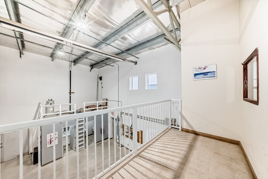 More Photos Of 116 Orchard Way, Strathmore Service For Lease