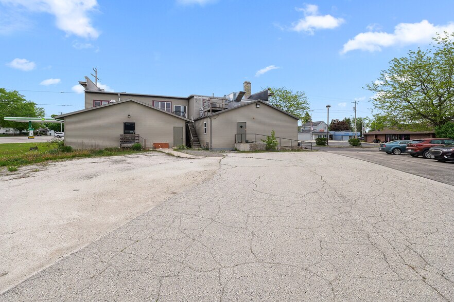 More Photos Of 1302 Main st, Saint Cloud Restaurant For Sale