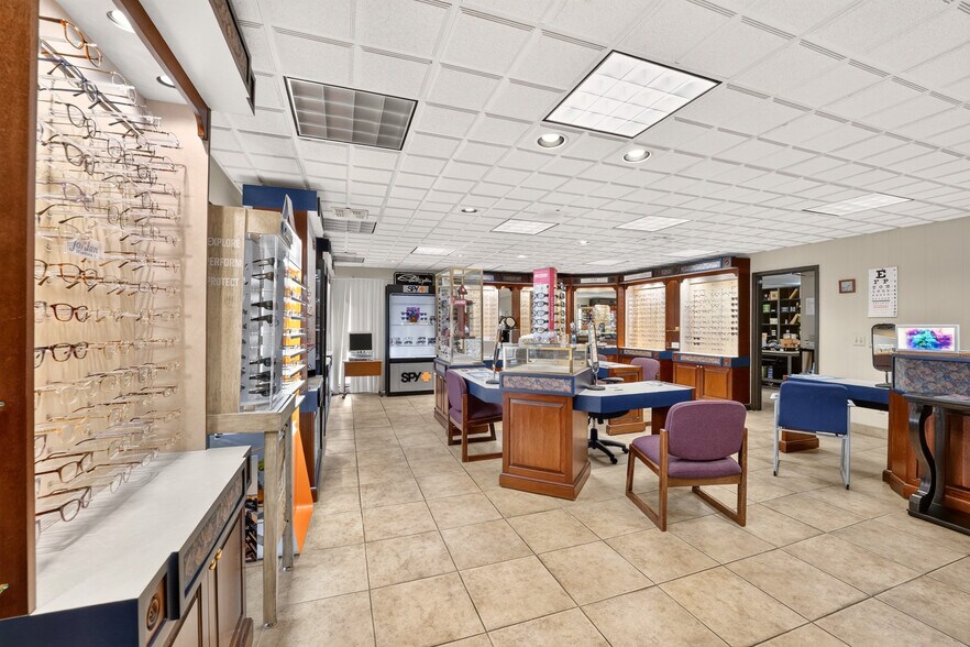 More Photos Of 6717 NW 11th Pl, Gainesville Medical For Lease