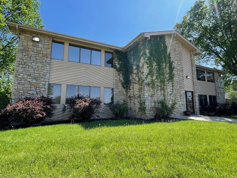 More Photos Of 4228 S Hocker Dr, Independence Office For Sale