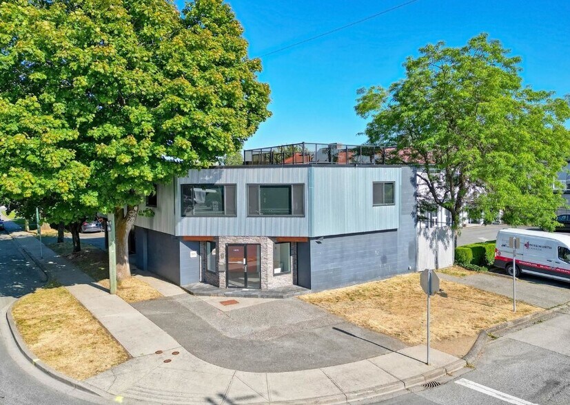 More Photos Of 15670 Columbia Av, White Rock Office For Sale