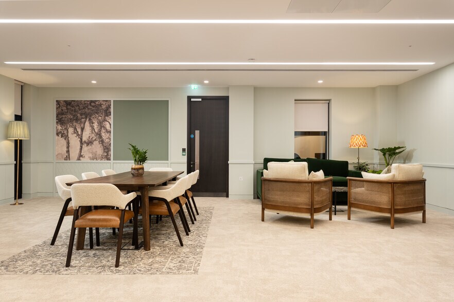 More Photos Of 75 Grosvenor St, London Coworking Space