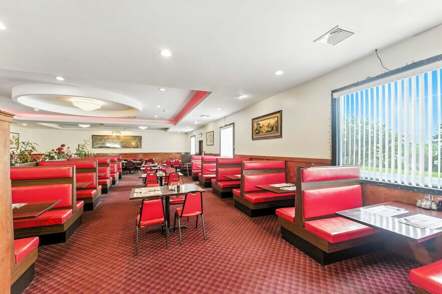 More Photos Of 1172 Main St, Wyoming Restaurant For Sale