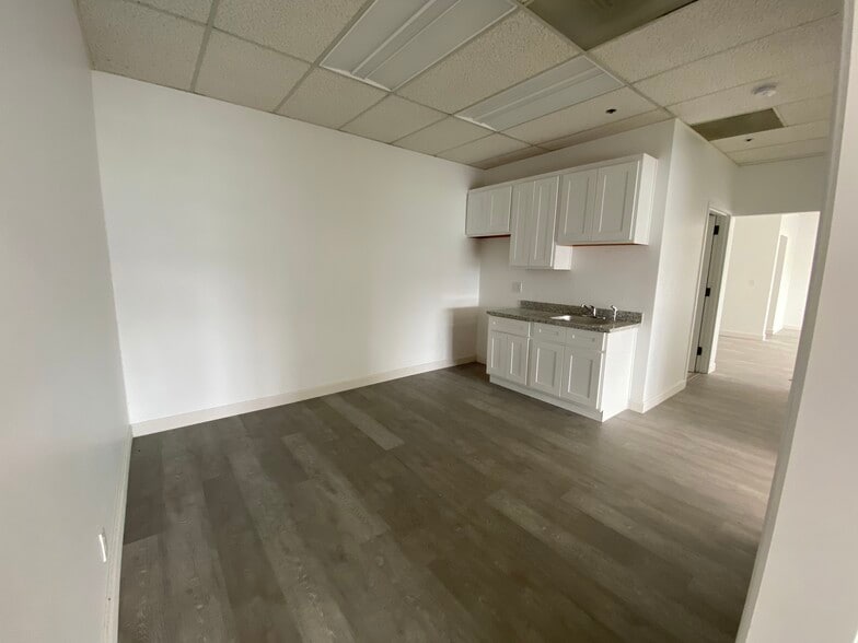 More Photos Of 232-250 S Hillview Dr, Milpitas Warehouse For Lease