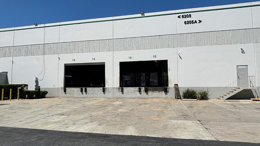 More Photos Of 6141-6195 Randolph St, Commerce Unknown For Lease