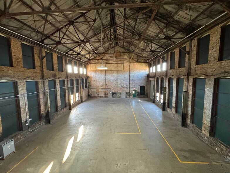 More Photos Of 30 S Linden St, Duquesne Warehouse For Lease