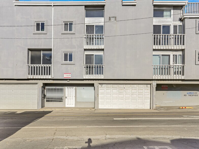 More Photos Of 14 Ozone Ave, Venice Apartments For Sale