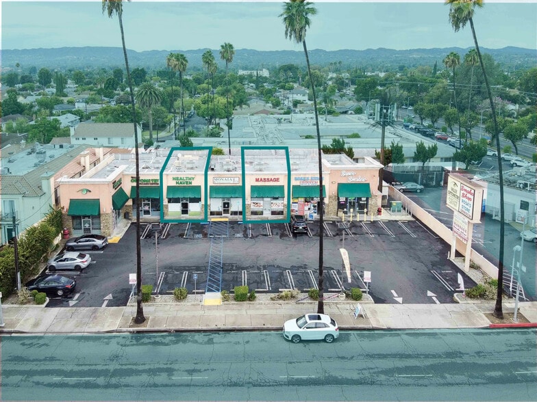 More Photos Of 19636-19648 Sherman Way, Reseda Storefront For Lease