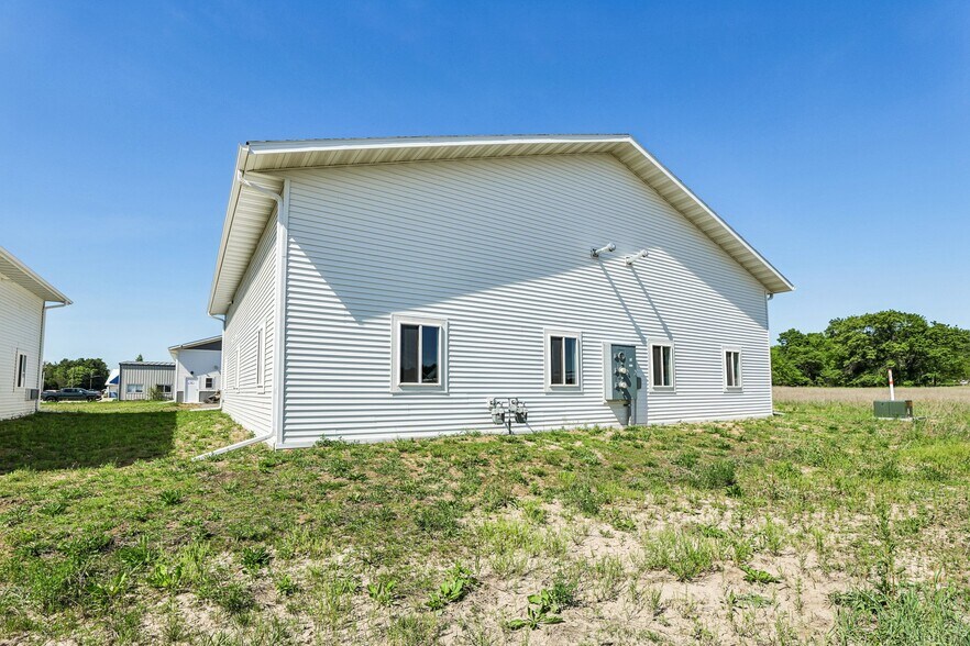 More Photos Of , Reedsburg Flex For Sale