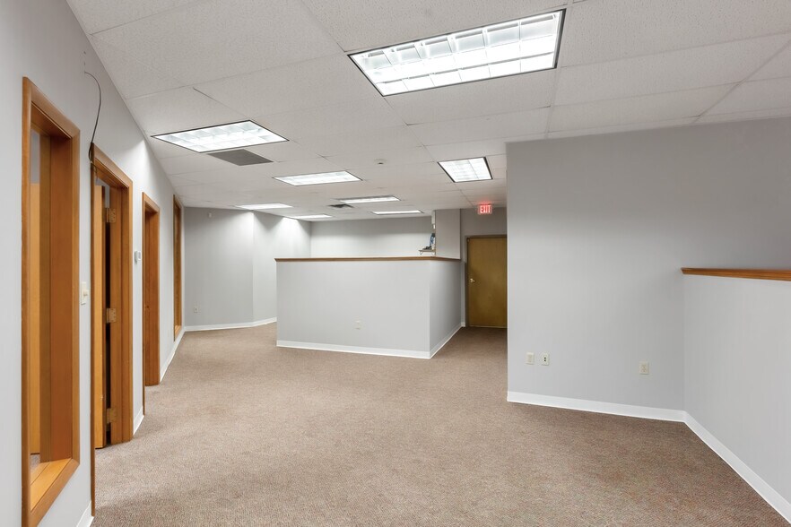 More Photos Of 72 Queen St, Southington Office For Lease