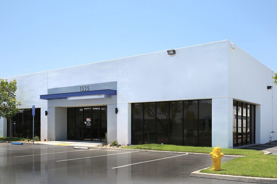 Primary Photo Of 1325 N Blue Gum St, Anaheim Manufacturing For Sale