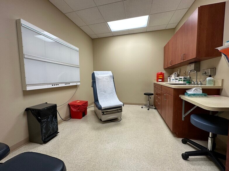More Photos Of 1890 LPGA Blvd, Daytona Beach Medical For Lease