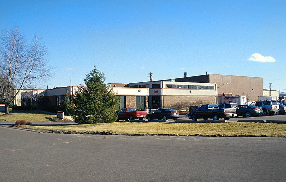 Primary Photo Of 4665 Interstate Dr, Cincinnati Warehouse For Sale