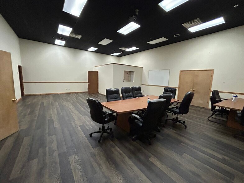 More Photos Of 198 George St, Beckley Research And Development For Lease