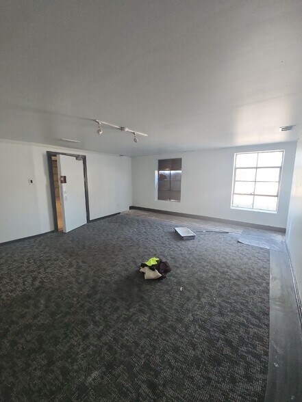 More Photos Of 431-489 N Cleveland St, Memphis Storefront For Lease