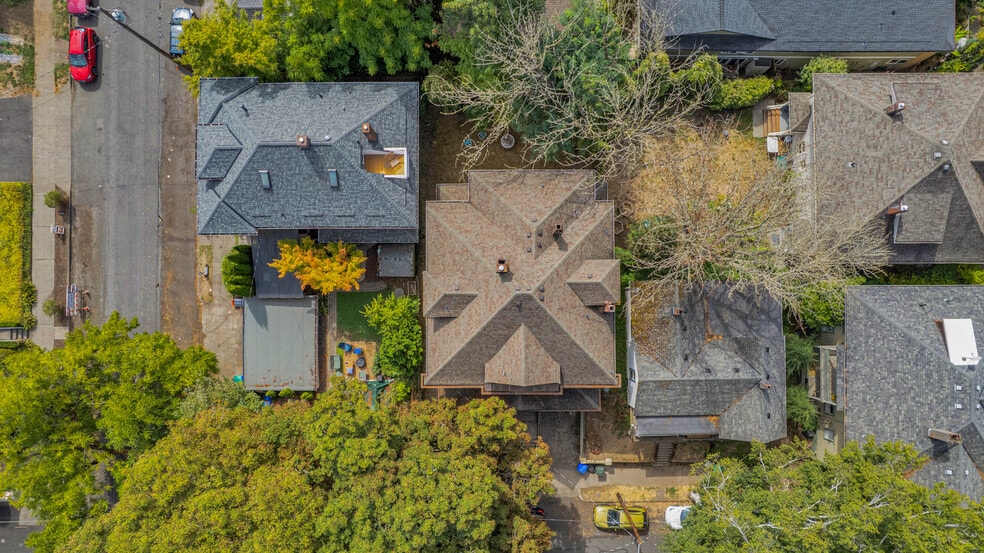 More Photos Of 1626 SE Alder St, Portland Apartments For Sale