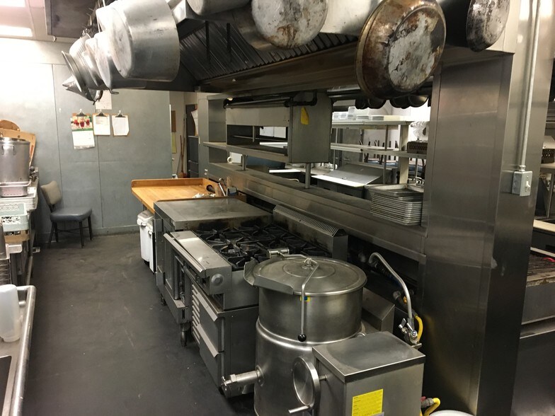 More Photos Of 7707 E McDowell Rd, Scottsdale Restaurant For Lease