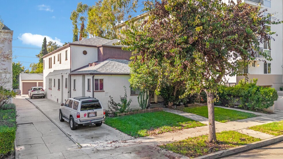 More Photos Of 829 N Edinburgh Ave, Los Angeles Apartments For Sale