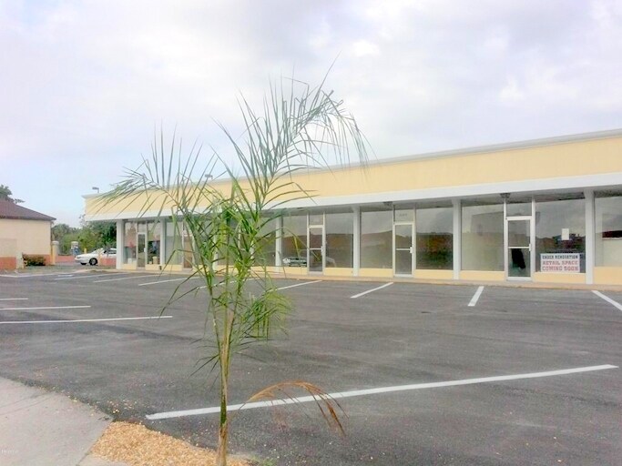 More Photos Of 2500-2512 S Hopkins Ave, Titusville Freestanding For Lease