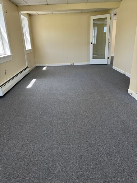 More Photos Of 9 Waterville Rd, Avon Office For Lease