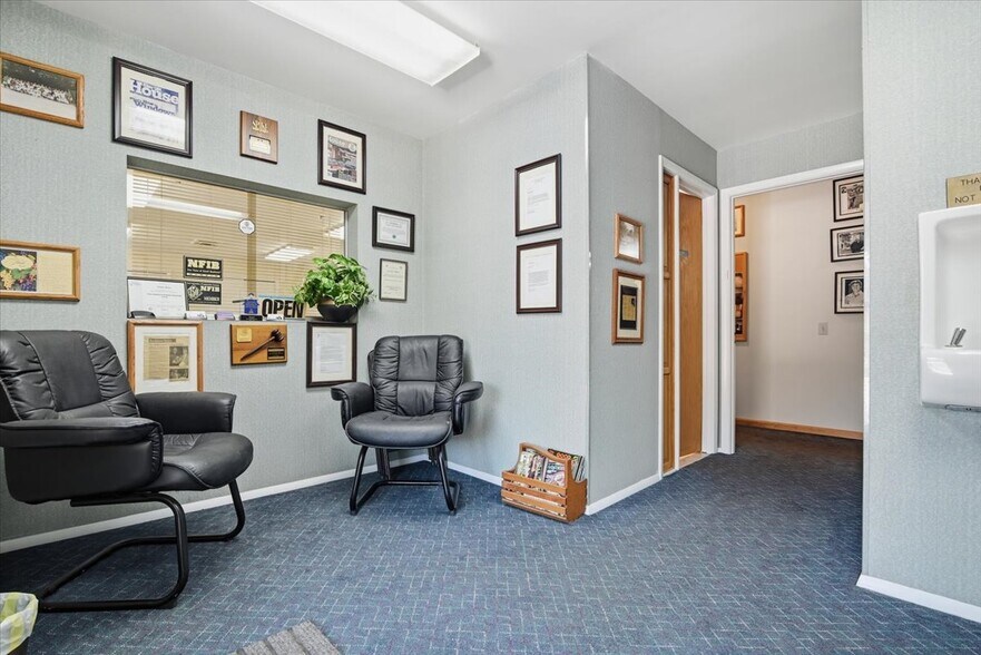 More Photos Of 647 Route 739, Lords Valley Office For Sale
