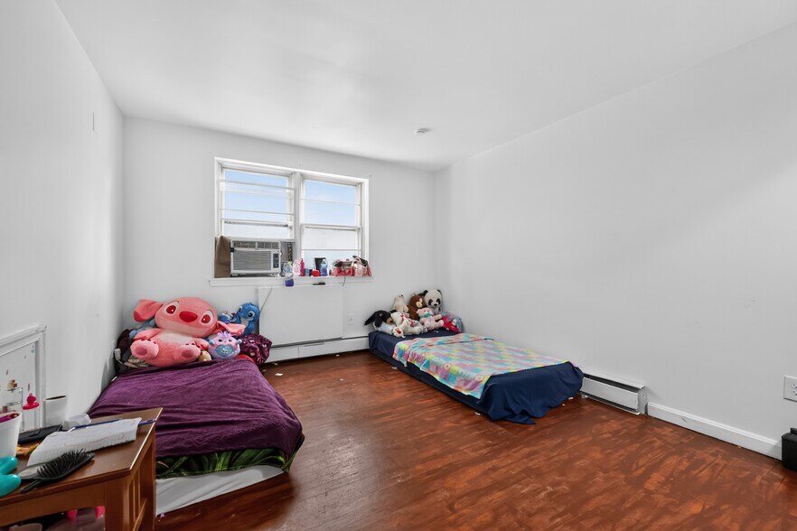 More Photos Of 1132 W Main St, Norristown Apartments For Sale
