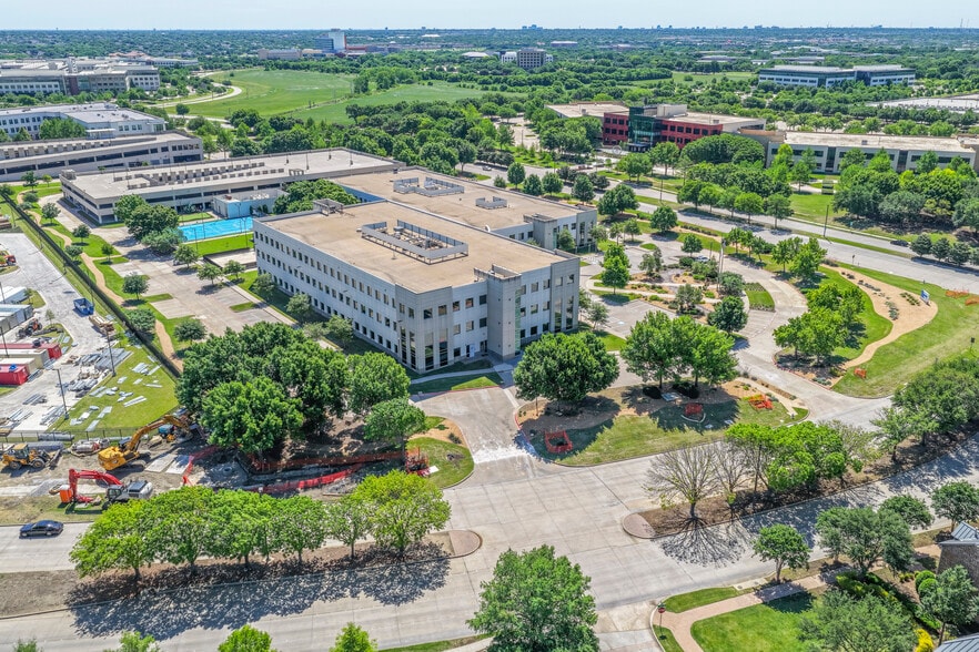 More Photos Of 5601 Headquarters Dr, Plano Office For Sale