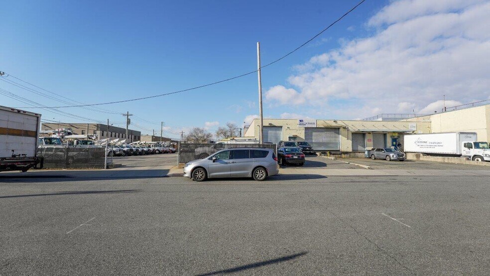 More Photos Of 147-31 176th St, Jamaica Warehouse For Lease