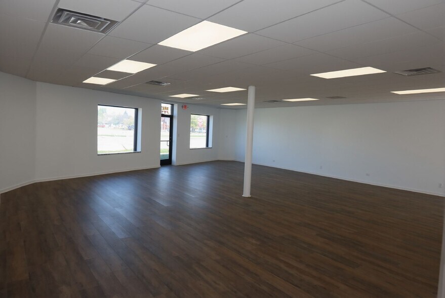 More Photos Of 2827 Fort St, Lincoln Park Freestanding For Sale