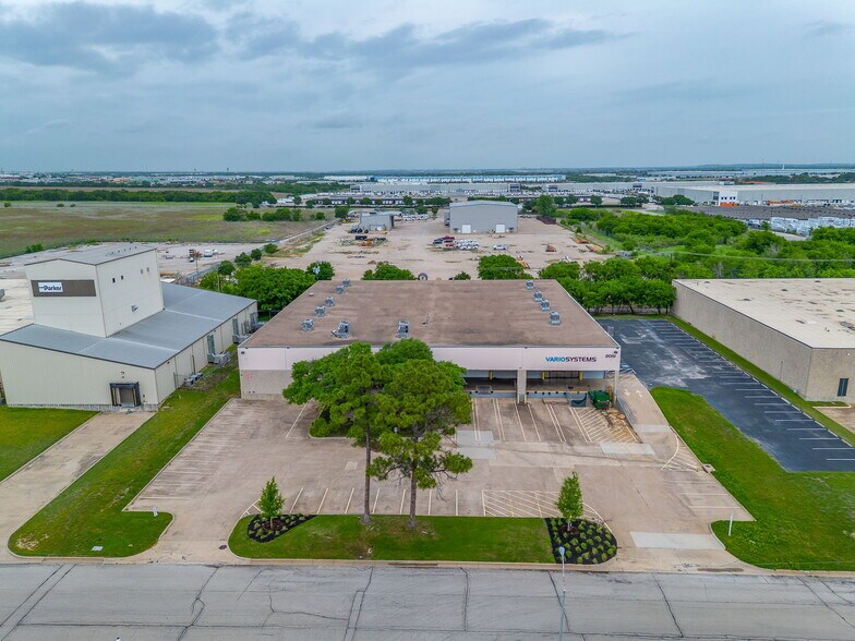 More Photos Of 2051 Franklin Dr, Fort Worth Warehouse For Lease