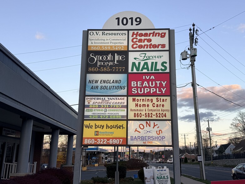 More Photos Of 1019 Farmington Ave, Bristol Office For Lease