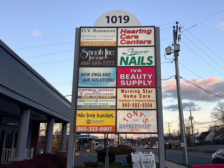 More Photos Of 1019 Farmington Ave, Bristol Office For Lease