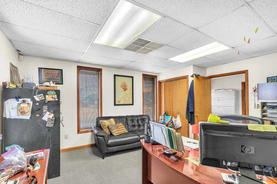 More Photos Of 403 Industrial Dr, Griffith Service For Sale