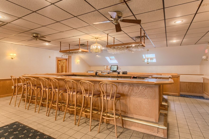 More Photos Of 96 Beach Rd, Salisbury Beach Storefront Retail Residential For Sale