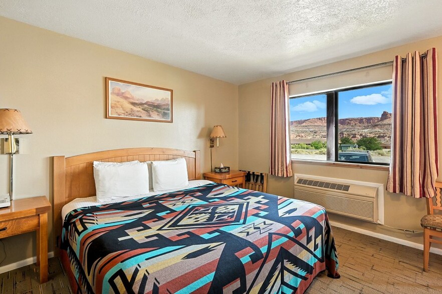 More Photos Of 2523 UT-24, Torrey Hotel For Sale