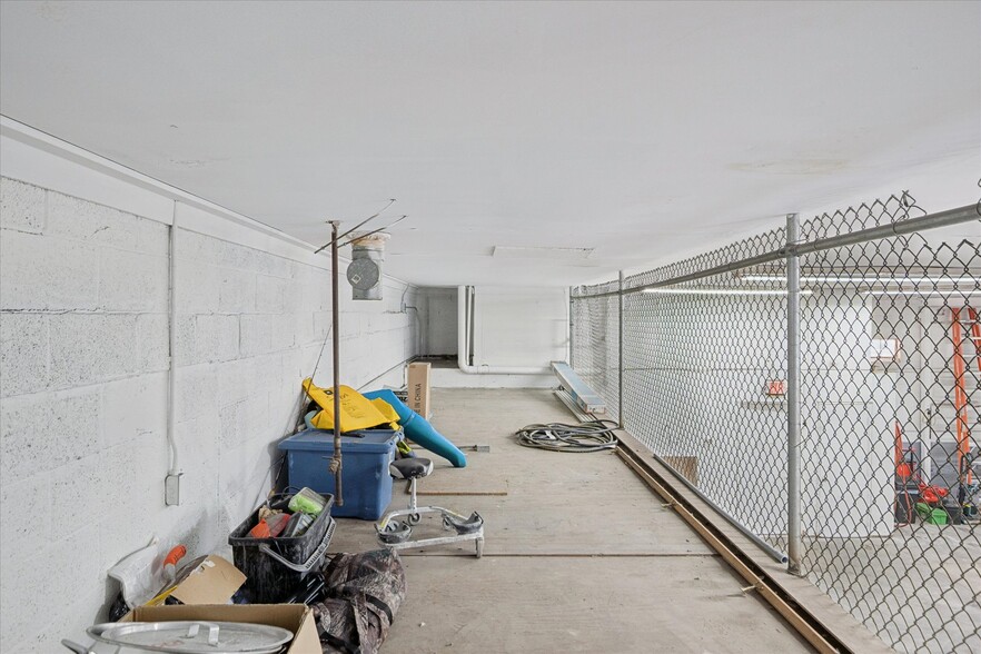 More Photos Of 36050 Goddard Rd, Romulus Auto Repair For Sale