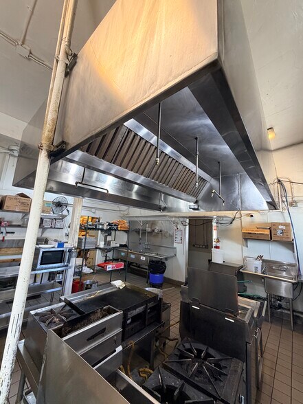 More Photos Of 2301-2309 Main St, Santa Monica Storefront Retail Office For Lease