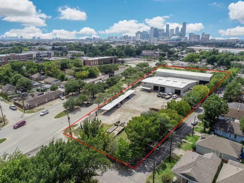 More Photos Of 4001 Navigation Blvd, Houston Warehouse For Sale