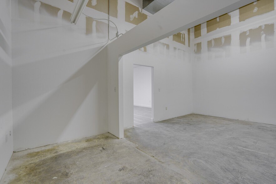 More Photos Of 1000 Caruso Blvd, Slidell Storefront For Lease