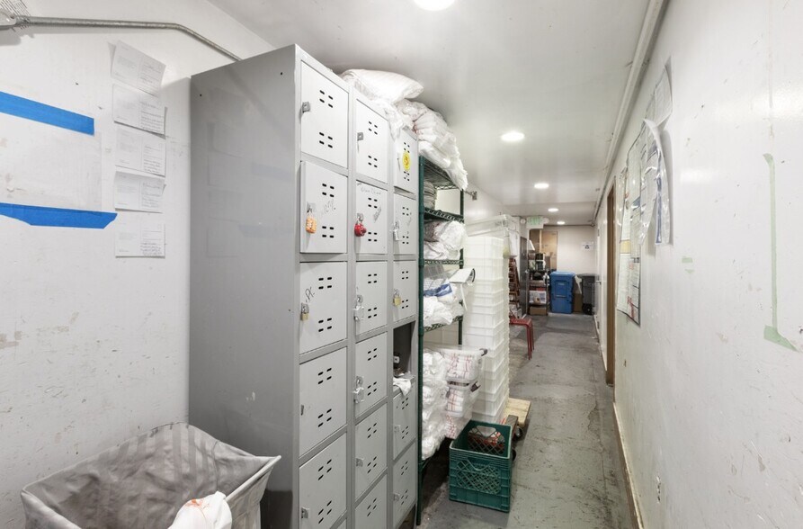 More Photos Of 1266 Valencia St, San Francisco Storefront For Lease